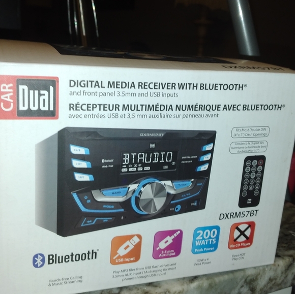 Car stereo - Picture 2 of 2